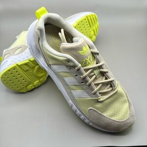 NWT! Adidas CX 22 Boost Sneakers Women’s 9.5 Yellow, White